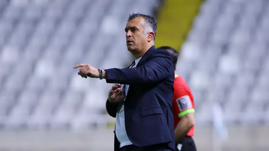Coach...επίθεση