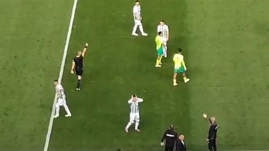 ΚΟΚΚΙΝΗ στον Στεπίνσκι μέσω On field review - Δεύτερη αποβολή, ίδια... με την πρώτη 