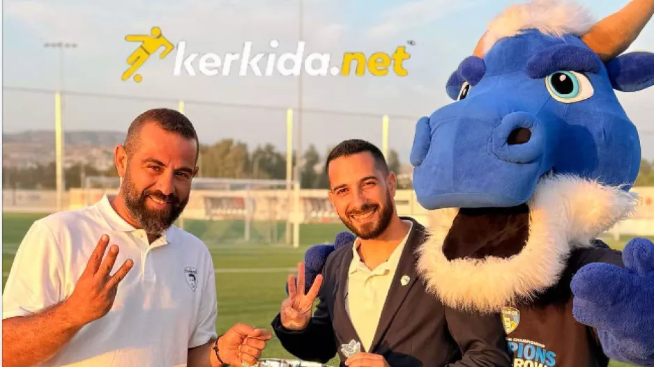 Γιάννης, Νεόφυτος και... μασκότ!