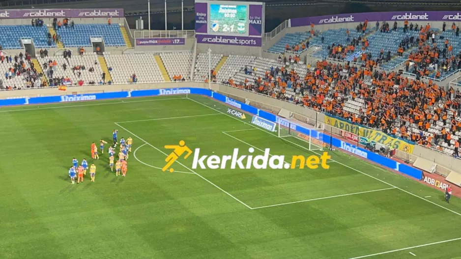 (ΒΙΝΤΕΟ Kerkida) Θερμό χειροκρότημα