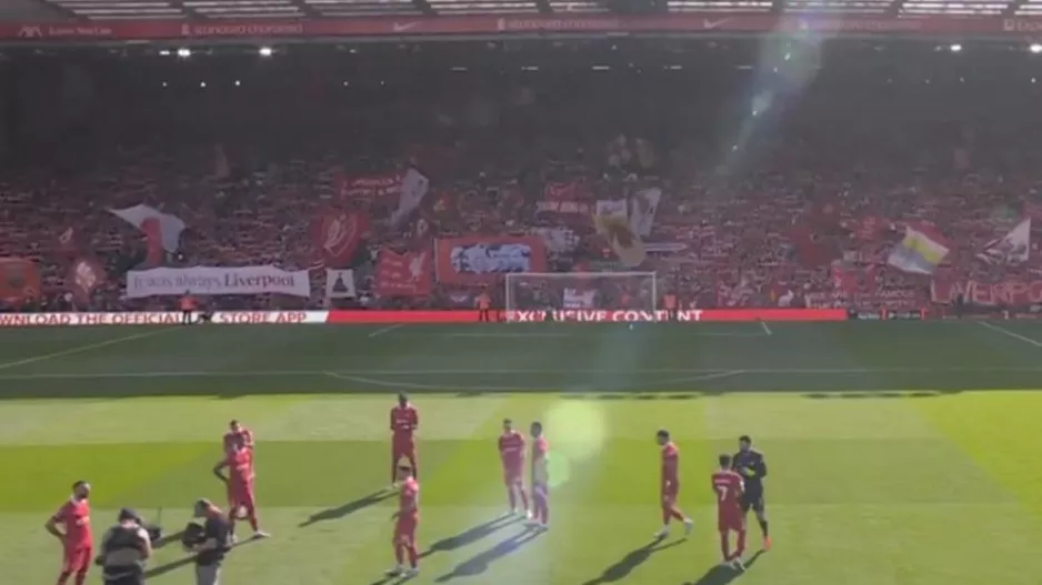 (BINTEO) MAΓΙΚΟ "You 'll never walk alone" πριν την...κούπα!