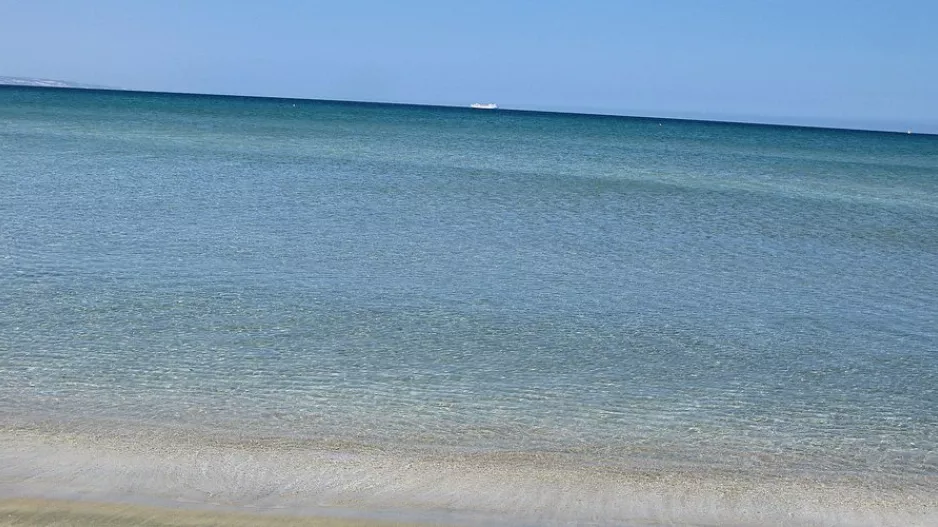 Βρετανικές Βάσεις/"Μην κολυμπήσετε σε αυτές τις παραλίες"