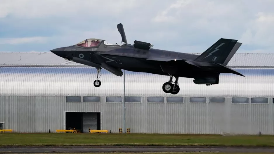 Οι ΗΠΑ σχεδιάζουν το νέο μαχητικό F-55 με στόχο την αεροπορική κυριαρχία
