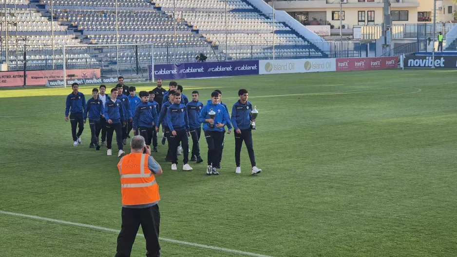 (Φώτος Kerkida) Γύρος θριάμβου για την Κ15 της Ανόρθωσης