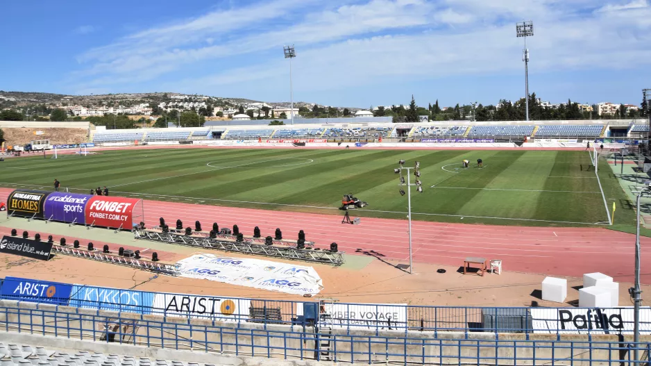 Απάντησε... για το γήπεδο