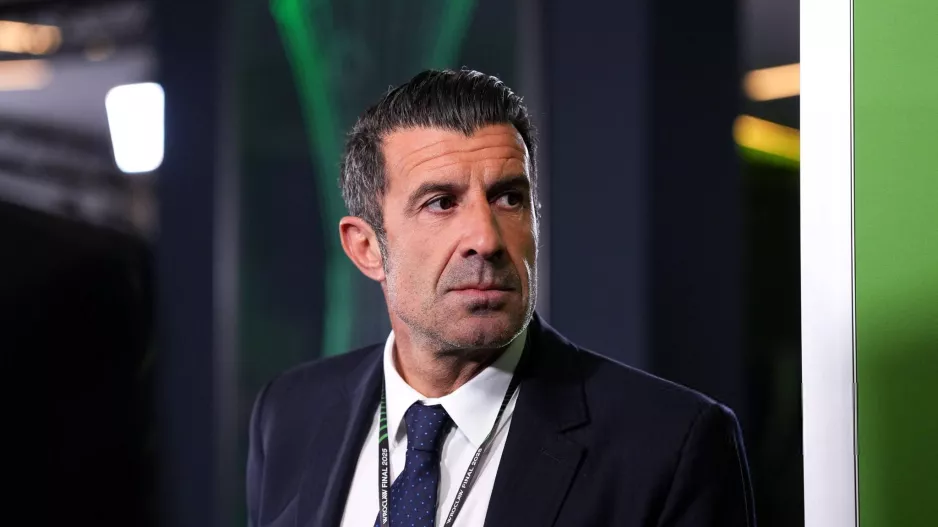Παρουσία... Luis Figo