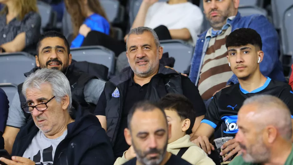 Μήνυμα Φουρλά/"Παίξετε για το έμβλημα, για τον κόσμο, για τα παιδιά μας-Μας το χρωστάτε"