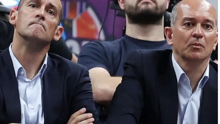 Πήγαν στο ΣΕΦ οι Αγγελόπουλοι και μίλησαν στην ομάδα
