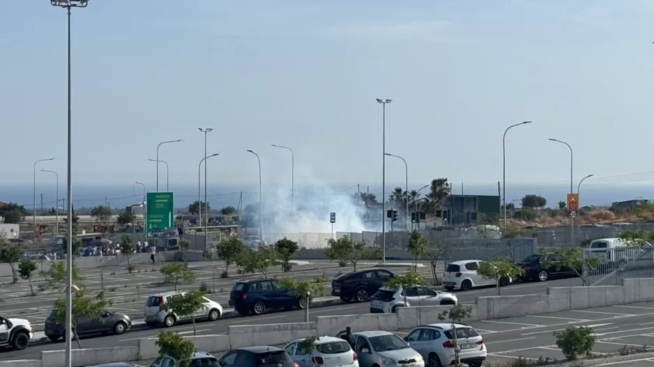 Για λίγο αναστάτωση και... δακρυγόνα! (ΦΩΤΟΣ kerkida) 