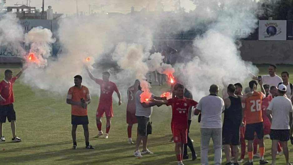 (ΦΩΤΟΣ) Eξάρα και πανηγυρική άνοδος για Α.Σ Μανδριών 