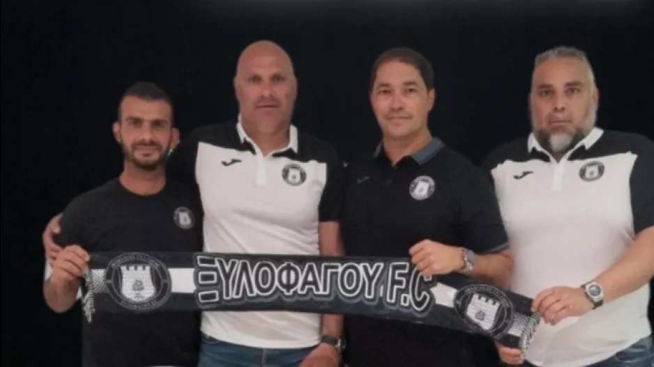 Ανανέωσε με το προπονητικό επιτελείο