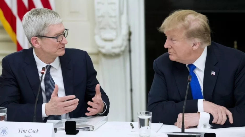 Ο Τραμπ δεν θέλει να μεταφέρει η Apple την παραγωγή της στην Ινδία