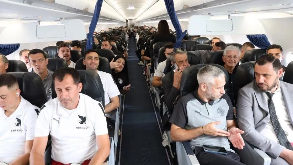 ΟΦΗ: “Κύπελλο στη μεγαλόνησο”, οι φίλοι των Κρητικών τραγουδούσαν συνθήματα στο αεροπλάνο