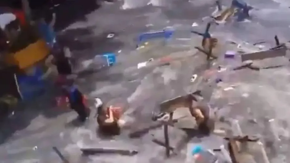 Σκηνές τρόμου με απρόσμενη παλίρροια (βίντεο)