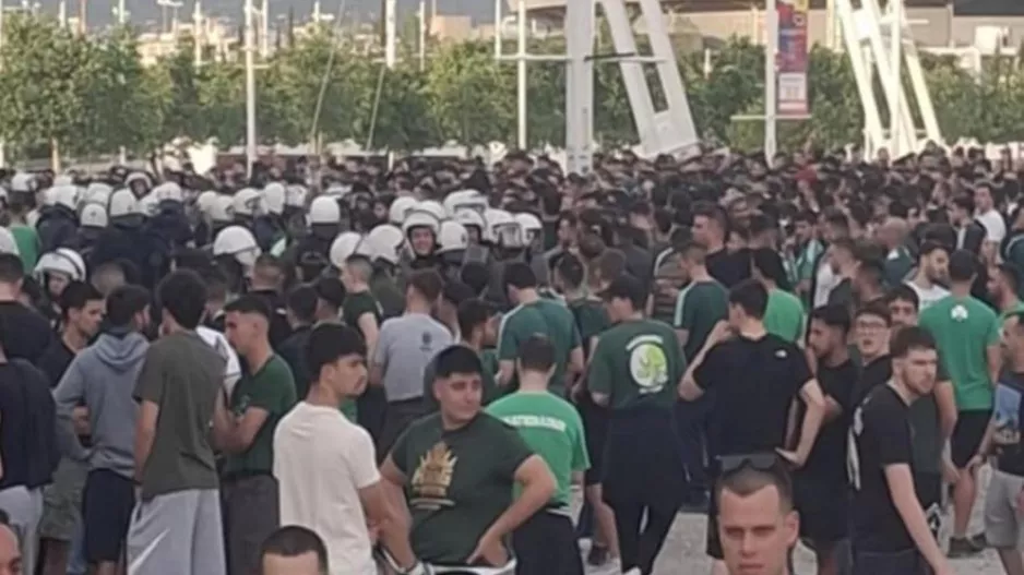 Πράσινη....λαοθάλασσα στο ΟΑΚΑ δύο ώρες πριν το τζάμπολ!