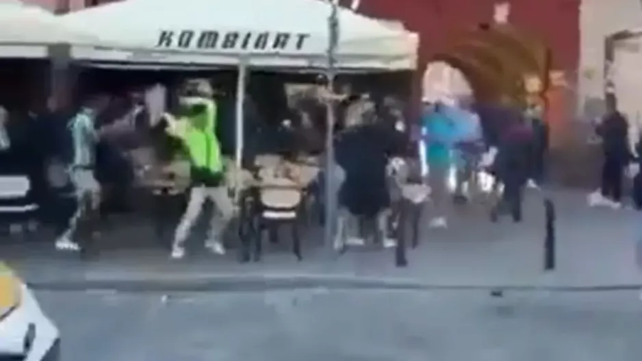 Άγριο ξύλο και επεισόδια μεταξύ οπαδών λίγες ώρες πριν από τον τελικό του Conference League