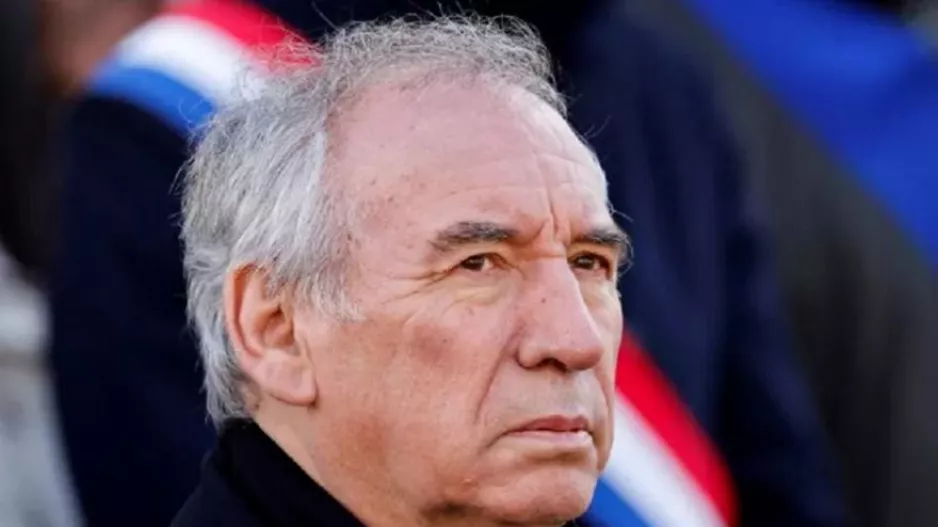 Σε δεινή θέση ο Γάλλος πρωθυπουργός Μπαϊρού λόγω σκανδάλου παιδικής κακοποίησης