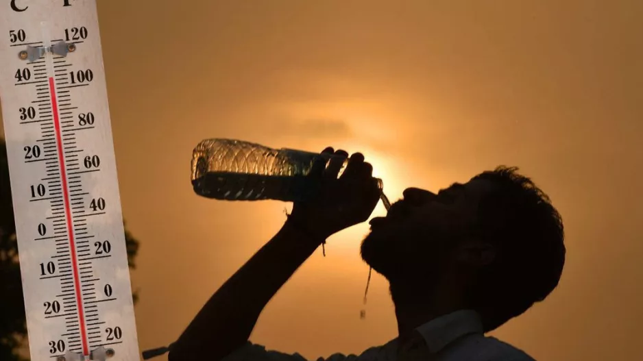 Έως τους 38°C σήμερα – Πτώση θερμοκρασίας και τοπικές βροχές από βδομάδας