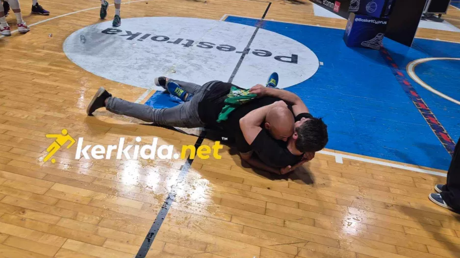 Έπεσαν αγκαλιασμένοι στο παρκέ 