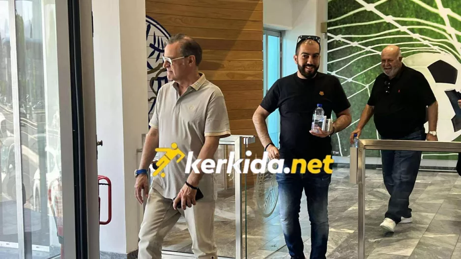 (UPD/Φώτος Kerkida) Αποχώρηση με... χαμόγελα