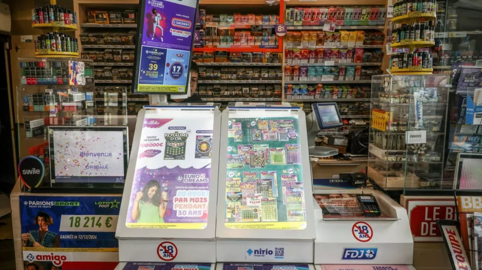 Κέρδισε 3 εκατ. σε «ξυστό», λιποθύμησε και μόλις συνήλθε έδωσε μια υπόσχεση στον πράκτορα