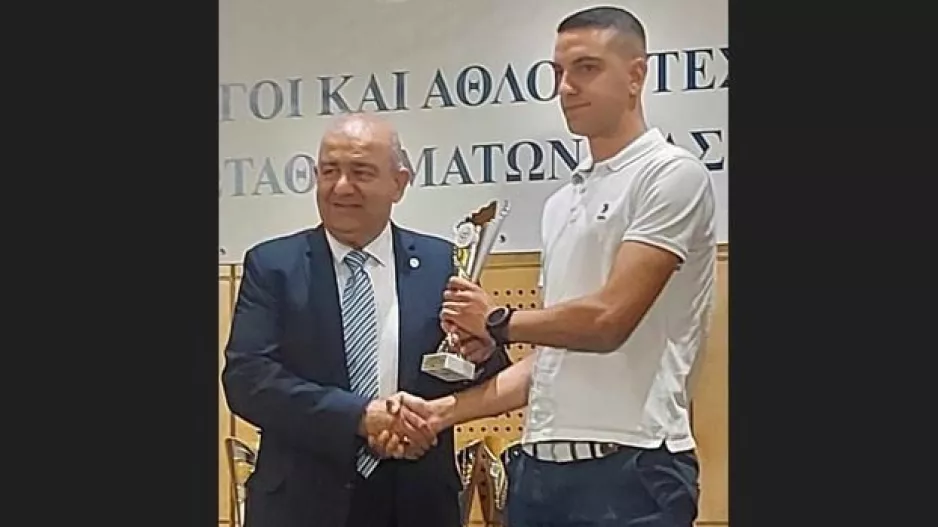 Τιμήθηκε για το ήθος ο νεαρός ρεφ Γιώργος Ψευδιώτη