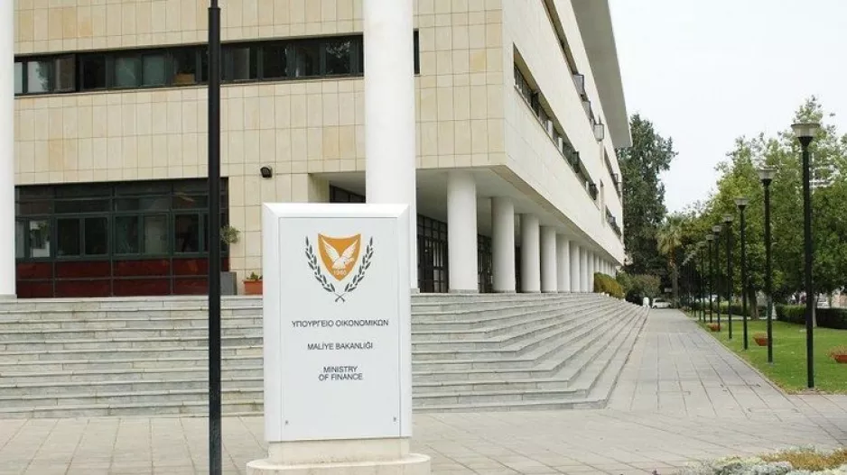 Τελεσίγραφο στα σωματεία