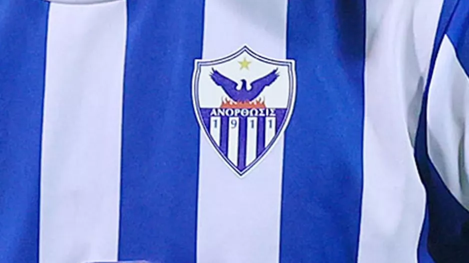 Αναλαμβάνει η Στέλλα