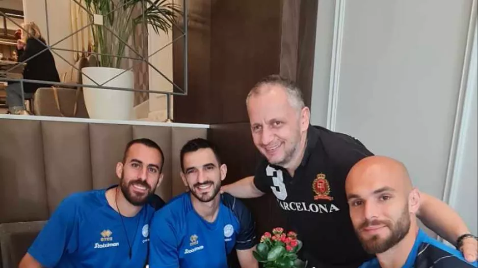 Πέλεντρος... με διεθνείς 