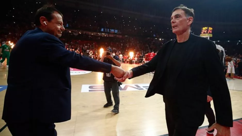 Χωρίς ανταλλαγή λαβάρων, αλλά με χειραψία Μπαρτζώκα-Αταμάν