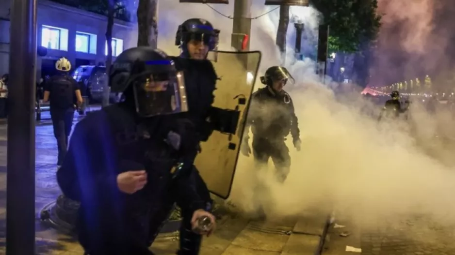 Νεκρός 17χρονος οπαδός από μαχαιριά κατά τη διάρκεια των πανηγυρισμών