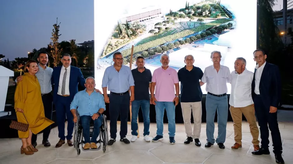 (Φώτος) Παρών στα εγκαίνια της ανάπλασης του παλιού ΓΣΠ 