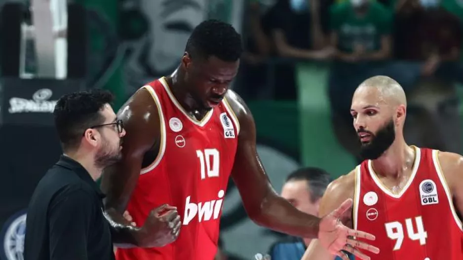 Μουσταφά Φαλ: Φόβοι για σοβαρό τραυματισμό σαν του Κίναν Εβανς