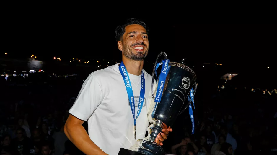 "Οικονομικά είναι υπέροχα και από αθλητικής άποψης είμαι πολύ χαρούμενος"