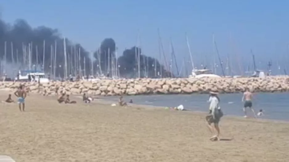 Φωτιά σε σκάφος στη μαρίνα Λάρνακας