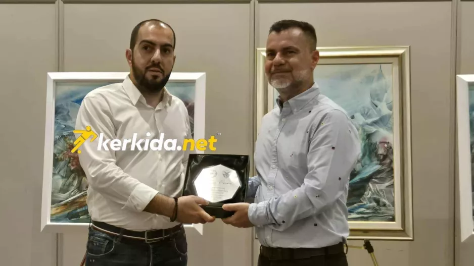 Τιμητική πλακέτα σε Παύλο Παυλάκη