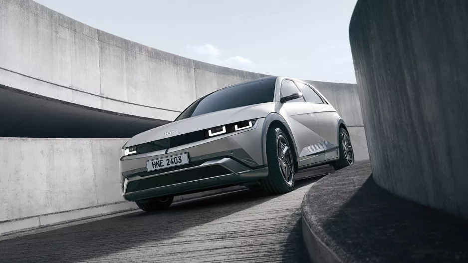 Βράβευση Hyundai IONIQ 5 και SANTA FE AUTOTRADER DRIVERS’ CHOICE AWARDS 2025