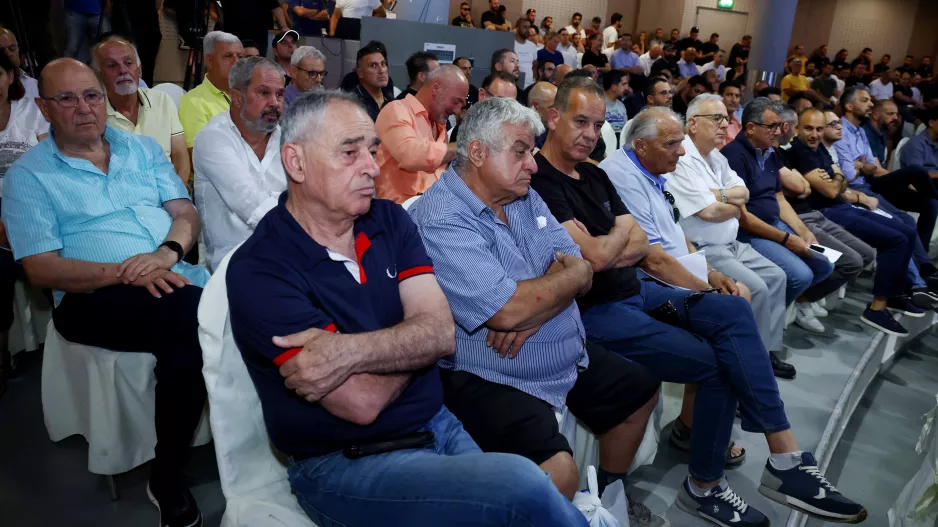 ΟΛΗ του η ζωή... ΑΠΟΕΛ!