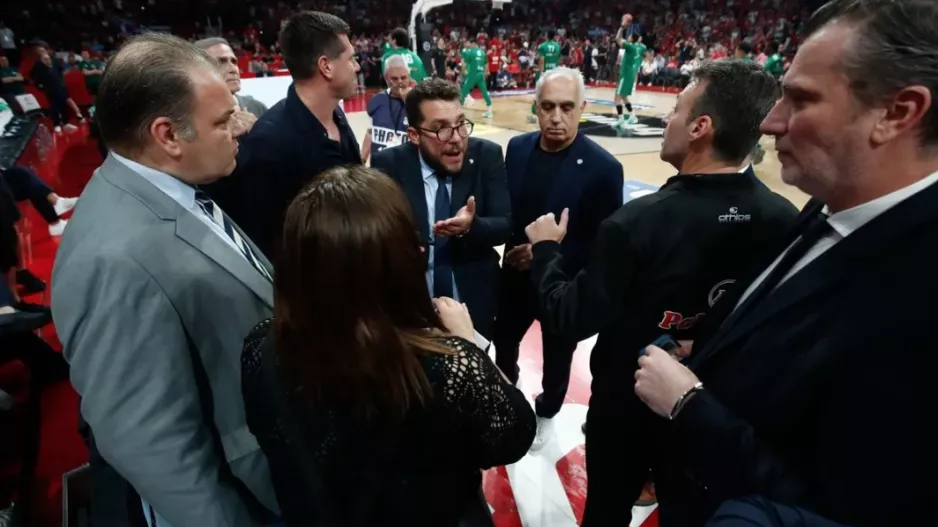 Η πράσινη ΚΑΕ ζήτησε να καταγράφονται ως υβριστικά τα συνθήματα εναντίον της Τουρκίας, τι απάντησε η Εισαγγελέας