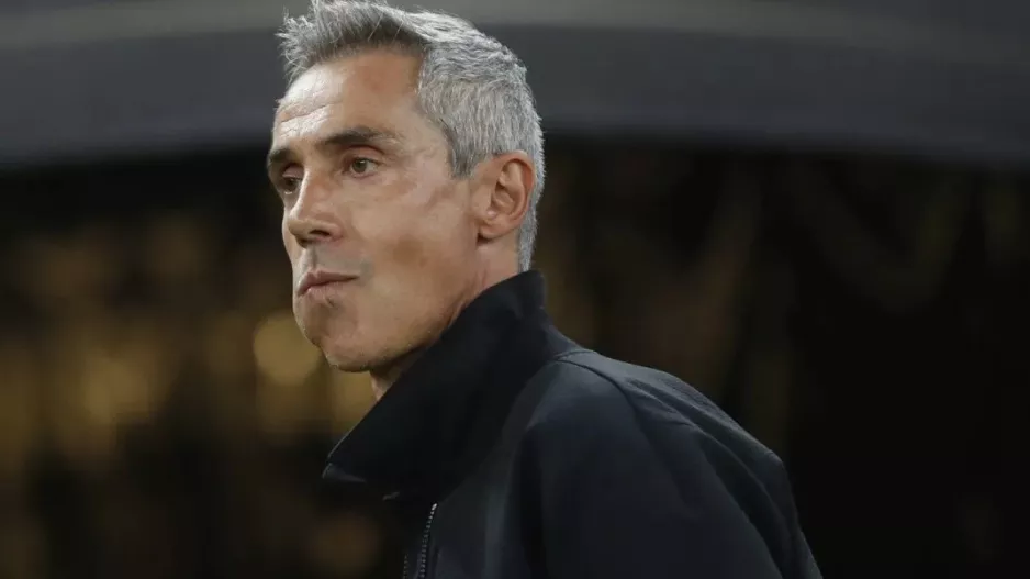 A Bola/ "O Πάουλο Σόουζα αναλαμβάνει την ΑΕΚ"