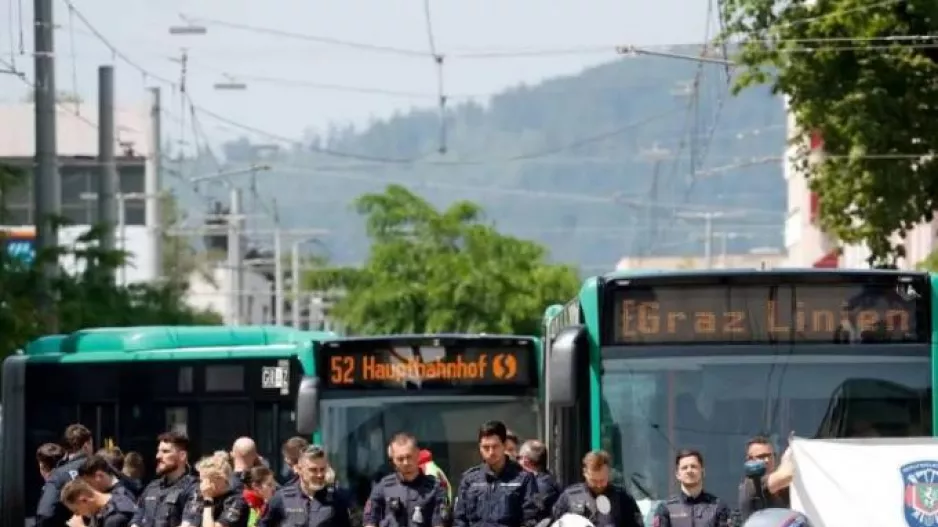 Αυστρία: Στους 11 οι νεκροί από το μακελειό σε σχολείο – Τριήμερο πένθος, τεράστιες ουρές για δωρεά αίματος
