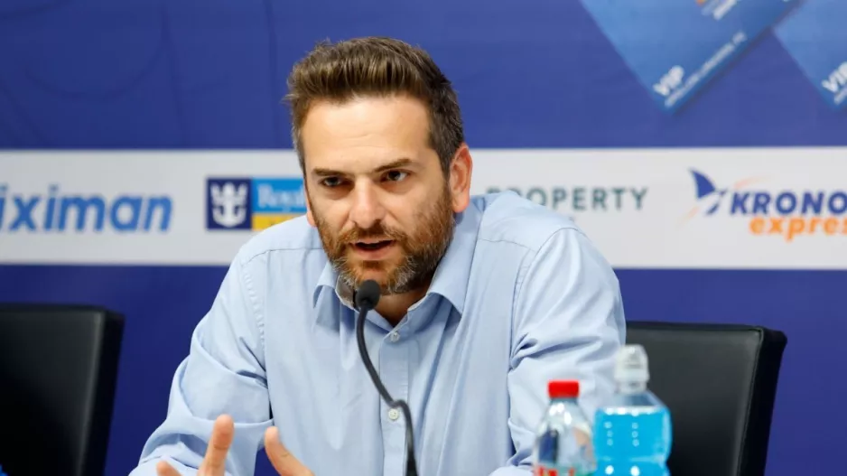 Παραμένει ο Αθηνής 