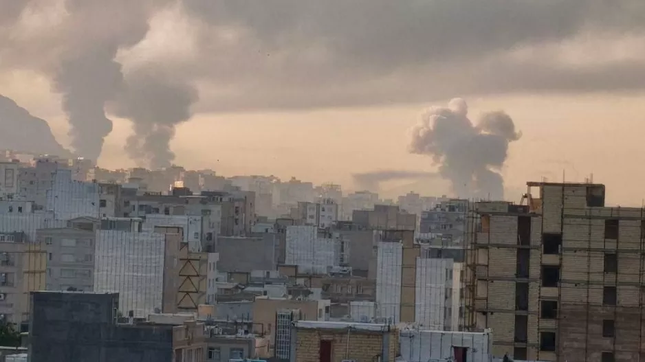 Επίθεση του Ισραήλ στο Ιράν: Βομβάρδισε την Τεχεράνη