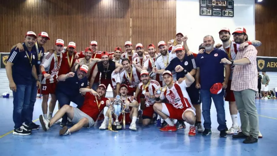 Πρωταθλητής ο Ολυμπιακός μετά από επική μάχη με την ΑΕΚ!
