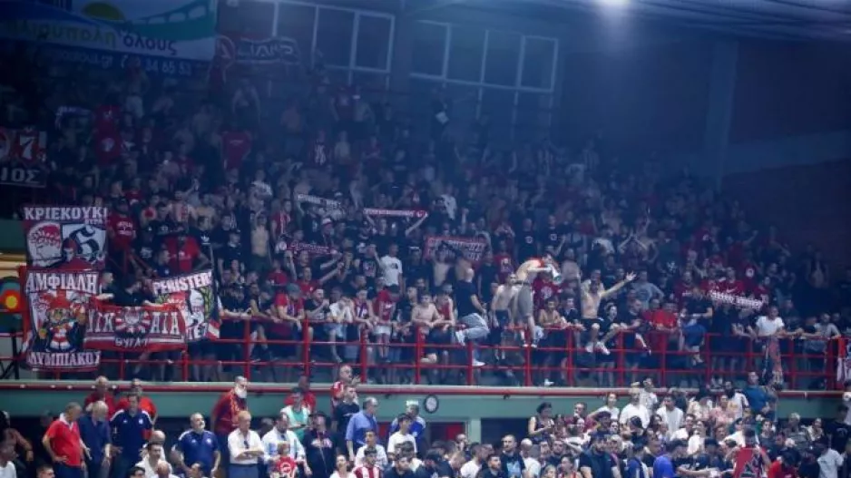 ΑΕΚ: Καταγγέλει ρατσιστικό παραλήρημα οπαδών του Ολυμπιακού!