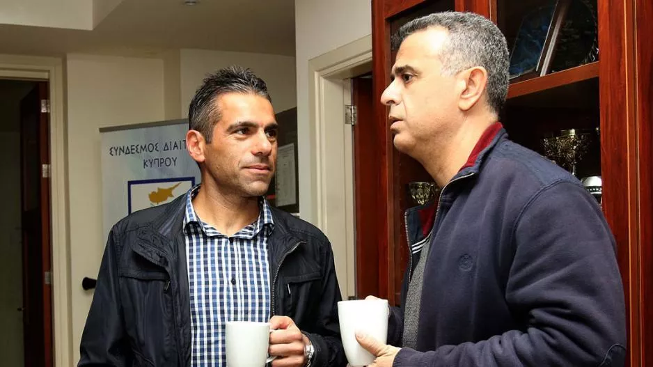 Αποστολές για...τρεις