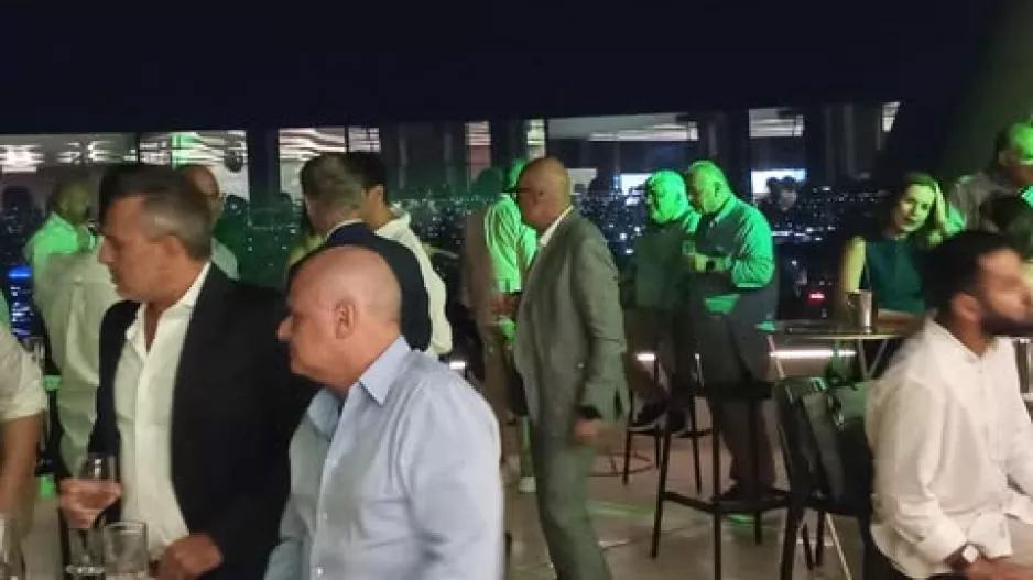 Φαγητό, ποτό και.. βιολί 