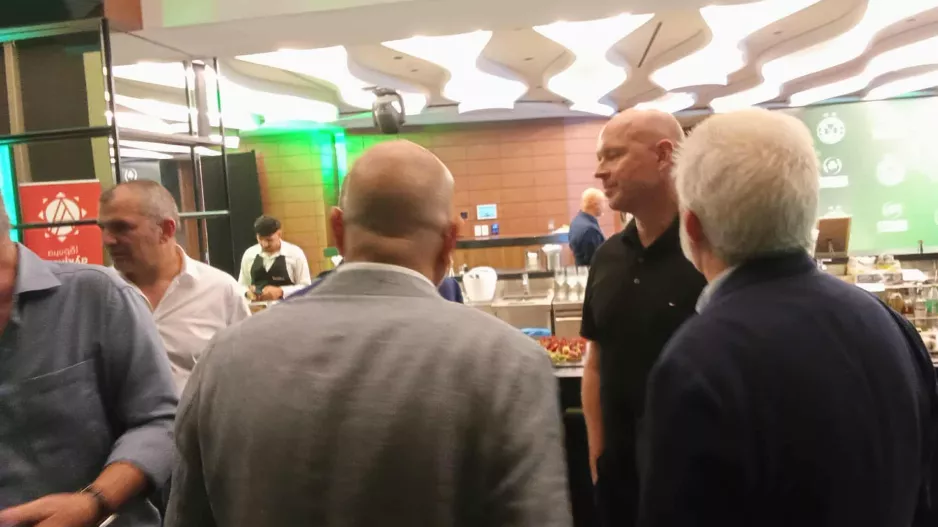 Χαλαρός και ευδιάθετος