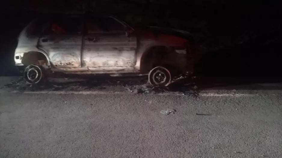 Το όχημα που βρέθηκαν τα δύο απανθρακωμένα πτώματα