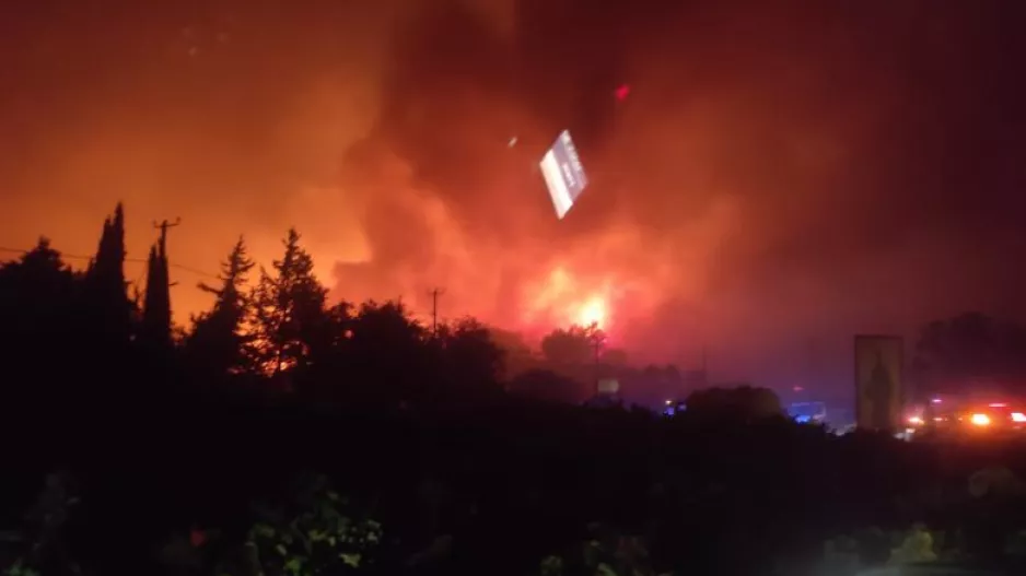 LIVE-πυρκαγιά Λεμεσός/Ολονύκτια μάχη με τις φλόγες